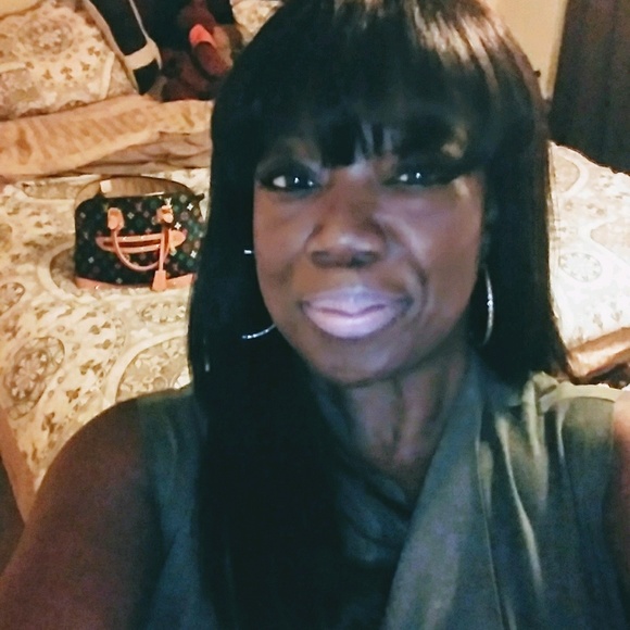 COPY - Meet your Posher, Leshia - Picture 2 of 3